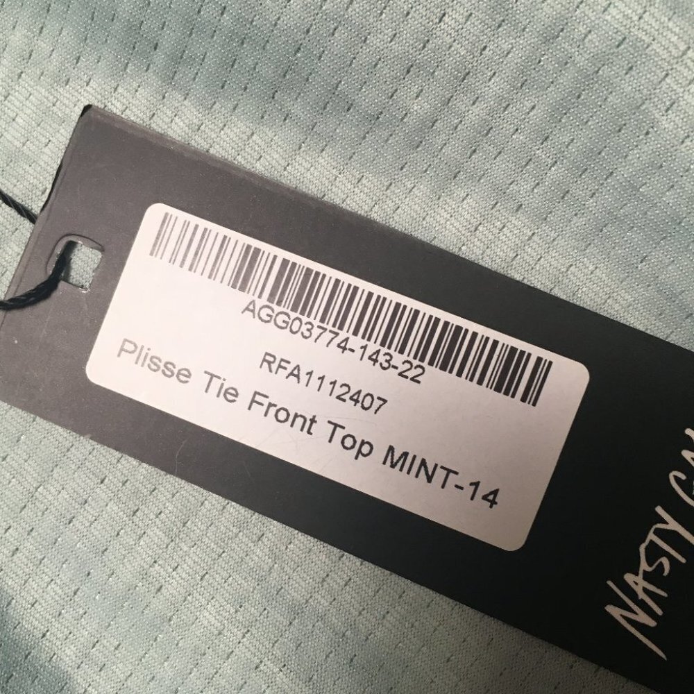 Nasty Gal Collection Small Mint color Plisse Tie Front Top Size 14 - Picture 9 of 11